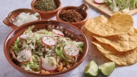 ¿Te quedó pozole de recalentado en estas fiestas patrias? Checa estos tips para mantenerlo fresco y con buen sabor
