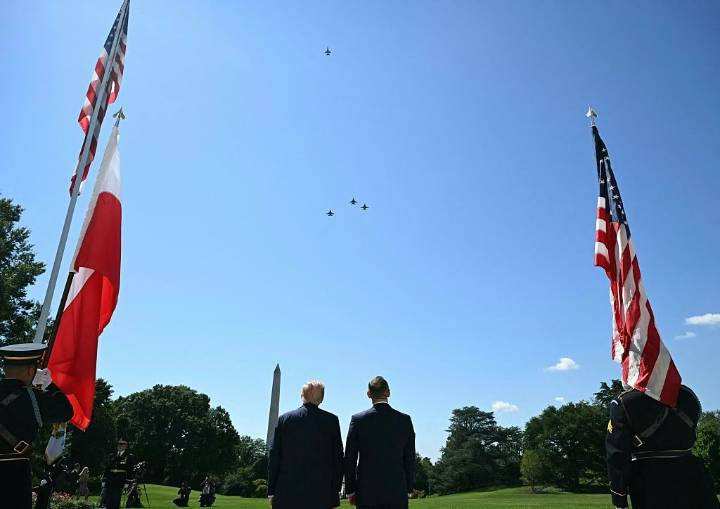 Fighter jets scream over White House as Trump welcomes Polish leader he backed