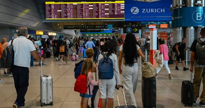 UK tourists warned of ‘double red tape’ at EU border from January