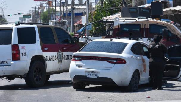 Estatales persiguen y detienen plagiario; liberan a sus víctimas