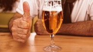 Adiós a un mito: el alcohol no fija las grasas