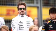 La tremenda bronca de Fernando Alonso a su ingeniero en Monza: "Mientras lo entendéis, perdemos otra posición, gracias"