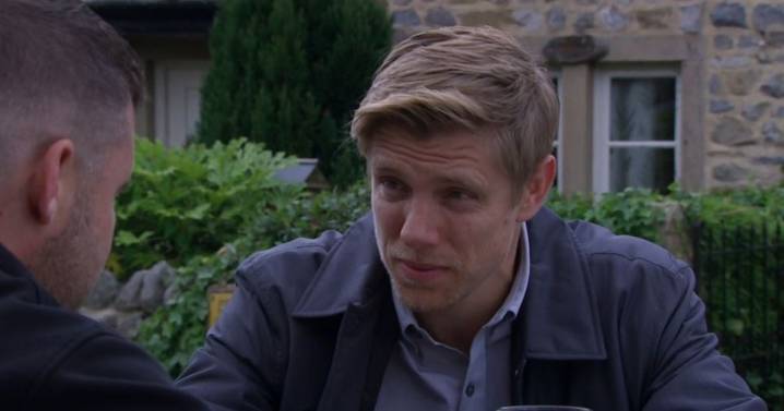 Emmerdale fans say 'here comes trouble' as Robert Sugden receives mystery text