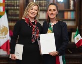 Claudia Sheinbaum recibe credenciales de cinco embajadores