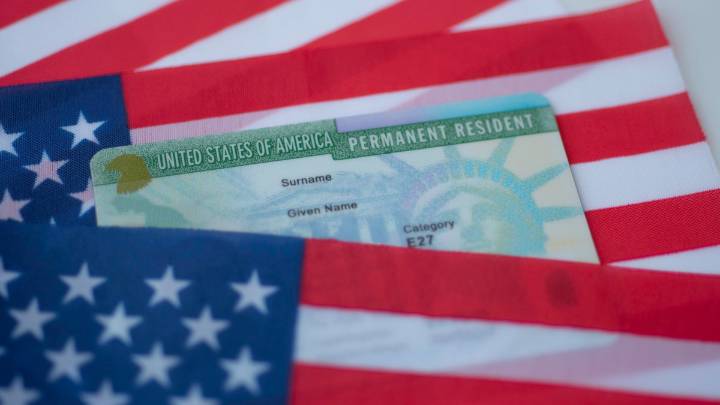 Acortan tiempos de espera para solicitantes de la residencia