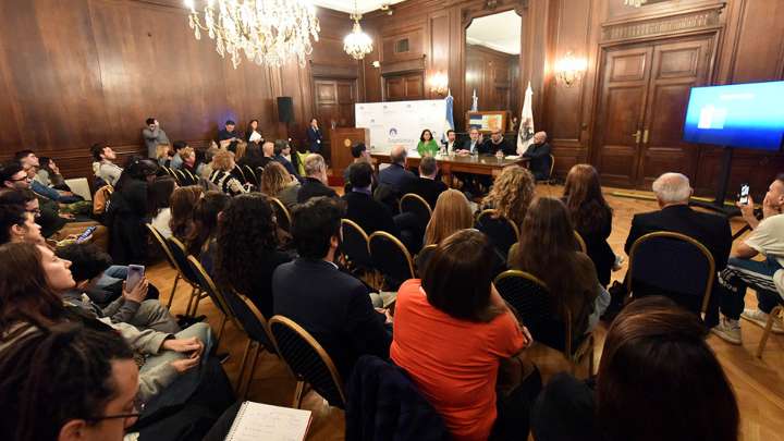 Se presentó un proyecto de ley sobre discursos de odio y negacionismo