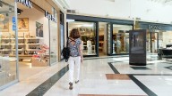 Ni sábado, ni domingo: los comercios y supermercados cierran sus puertas por 24 horas