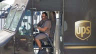 Así es como un repartidor latino de UPS gana más de $400 al día en EE.UU.