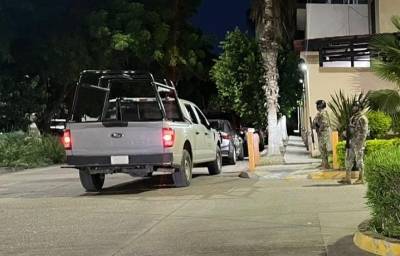 Elementos de la Marina detienen a dos presuntos delincuentes en el sector Bugambilias