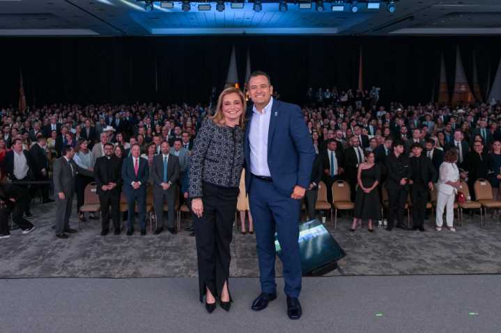 Acompaña Maru Campos a Bonilla en su Informe y anuncia proyectos de movilidad en Chihuahua