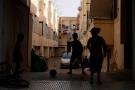 Murcia cede ante Vox y elimina el programa de lengua árabe en colegios