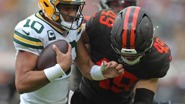 How rookie Carson Schwesinger's become a fast learner for Browns