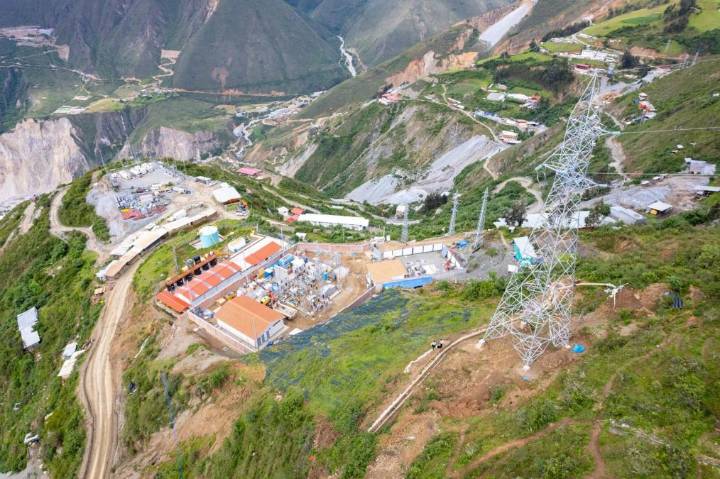 Poderosa denuncia que mineros ilegales intentan tomar su zona de operación