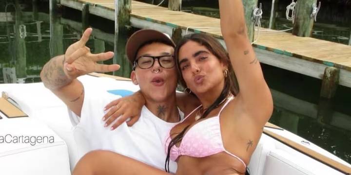 Redes sociales estallaron tras la filtración del video íntimo entre Beéle e Isabella Ladera: las frases de sus canciones ahora son memes