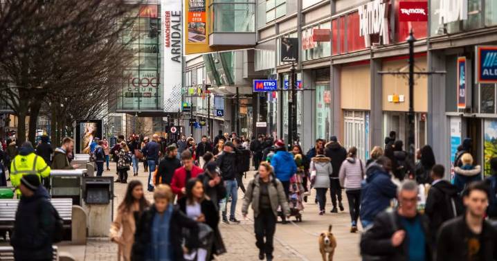DWP to pay £1,085 to UK households before Christmas