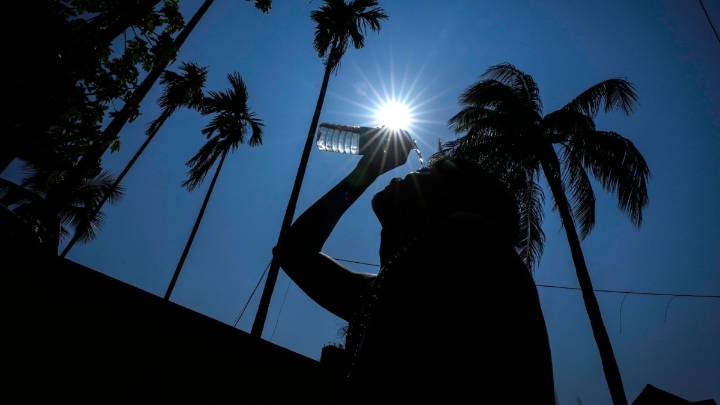 Myth Broken: Dermatologist On How Monsoon Clouds Don't Stop UV Rays Damage