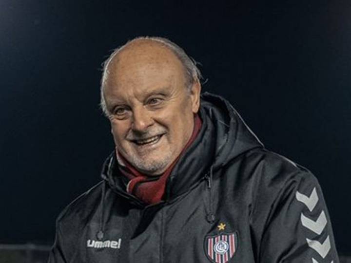 El presidente de Chacarita, durísimo con los jugadores: "Son unos cagones"