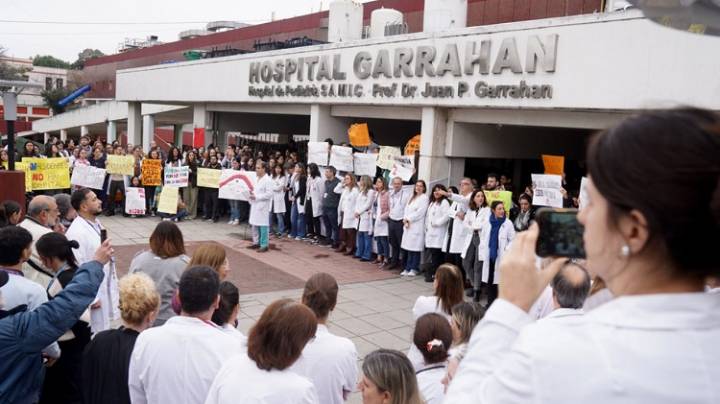 El Garrahan en pie de guerra: paro de 24 horas tras el veto de Milei