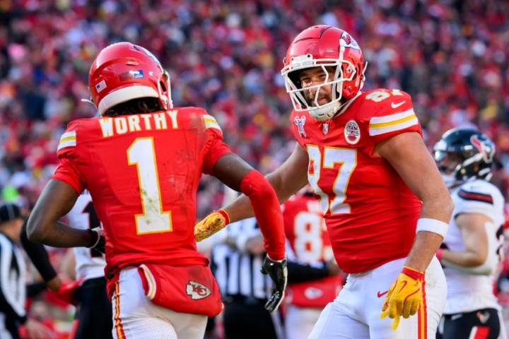 Travis Kelce talks Xavier Worthy play, injury on latest episode of 'New Heights'