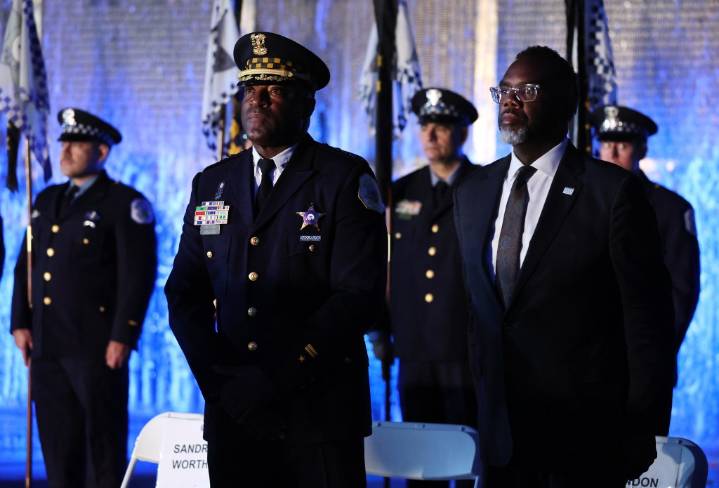 Editorial: Mayor Johnson undercuts Chicago’s crime fight