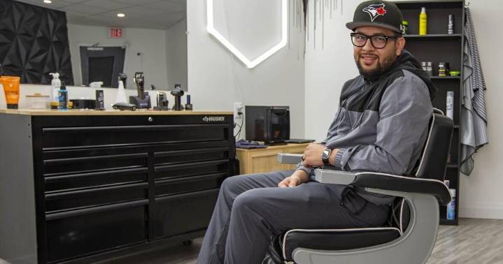 Pelham barber helping others save money by cutting hair at home