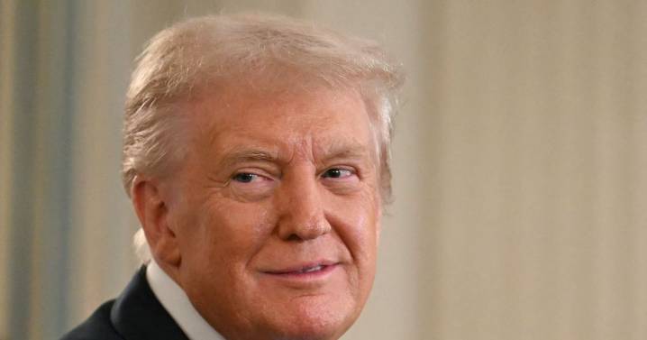 YouTube acuerda pagarle a Trump $22 millones para poner fin a demanda por suspender su cuenta