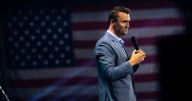Quién era Charlie Kirk, el activista de derecha y aliado de Donald Trump que fue asesinado en Estados Unidos