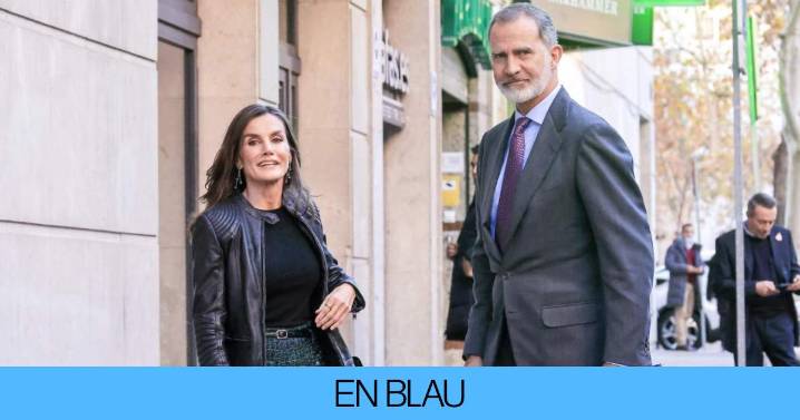Letizia cumple años, 53: el regalo más sentido, pensado y original que le han hecho nunca... Felipe se lo mira