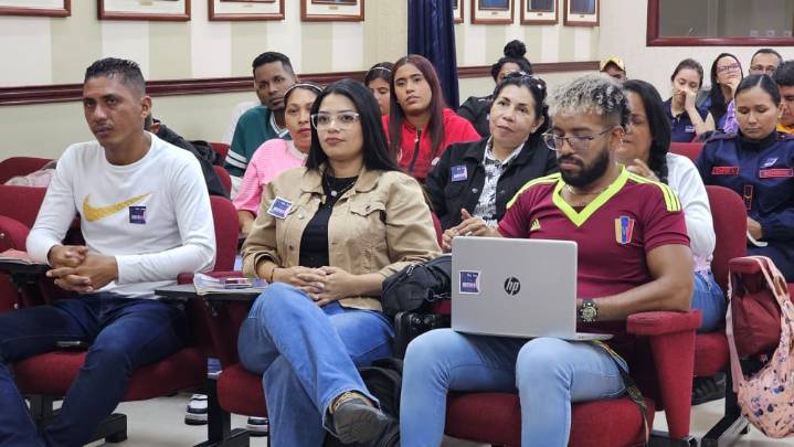 Imderma se forma en oratoria y lenguaje de señas en Maturín