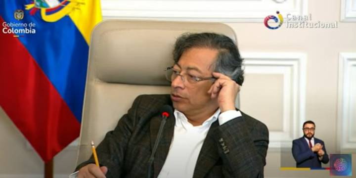 Reacciones en redes crecen tras retiro de visa estadounidense a Gustavo Petro con críticas y apoyos contundentes