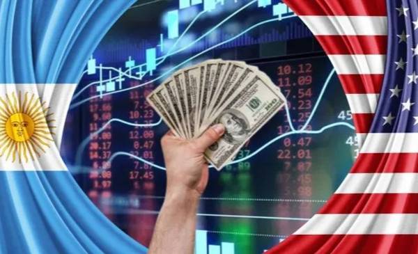 El dólar oficial anotó su mayor caída semanal tras aluvión de oferta del agro y salvataje de EEUU