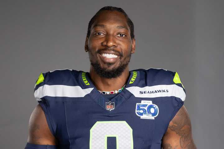 What Happened to DeMarcus Lawrence? Seahawks DE Injured vs Cardinals A bizarre injury to veteran DE DeMarcus Lawrence changes the entire narrative for the Seahawks in a chaotic Thursday Night Football