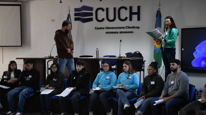 Amplia participación en la instancia distrital del Parlamento Juvenil Bonaerense