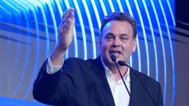 Faitelson no perdona y pide a 'Canelo' Álvarez que se retire del boxeo