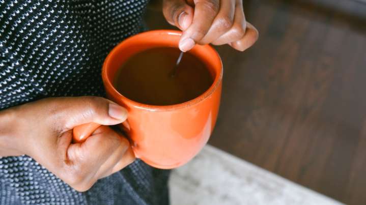 An Easy Way To Remove Coffee Stains From Mugs Is Hiding In Your Medicine Cabinet