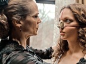 Película´La hermanastra fea’: el horror de la presión femenina