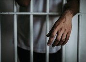 Condenado por abusar de sus hijas en El Manteco