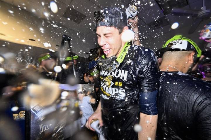 Deadspin | MLB roundup: Despite loss, Brewers rewarded with NL Central crown
