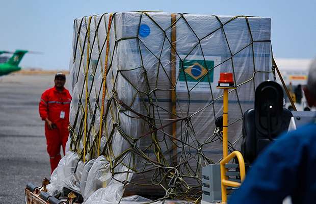 Venezuela recibe más de 300 mil vacunas para recién nacidos