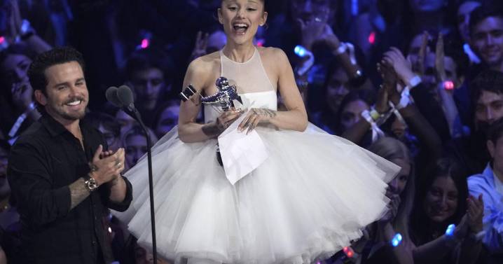Ariana Grande and Lady Gaga shine at the MTV VMAs with wins and performances