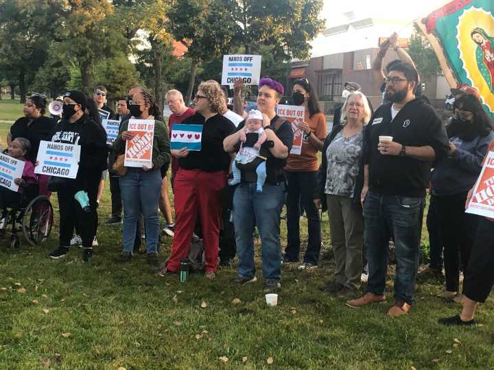 Exigen alto a redadas en tiendas Home Depot y establecer en Chicago centros seguros para que jornaleros busquen empleo