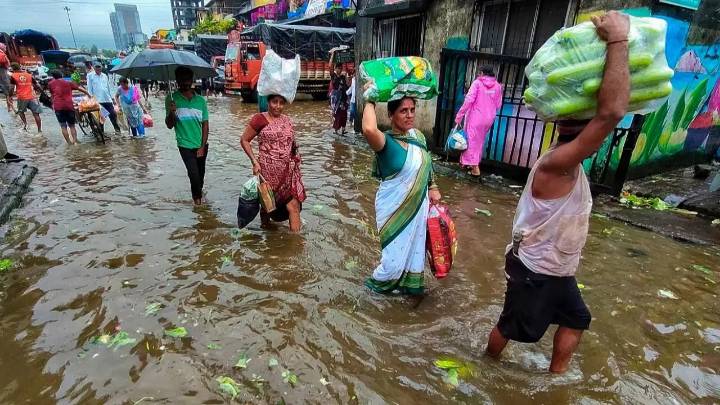 Maharashtra floods: Primary teachers to donate one day’s salary for flood relief