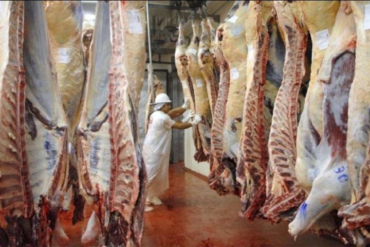 El Gobierno también bajará las retenciones a las carnes bovinas y avícolas