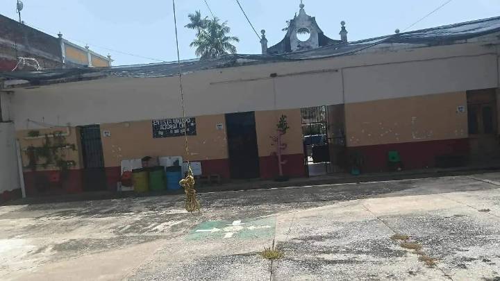 Estudiantes del Tecnológico de Zongolica, extensión Cuichapa, denuncian que no tienen instalaciones adecuadas para estudiar