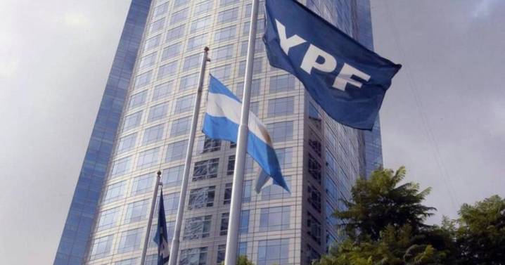 Juicio por YPF: Argentina presentó otra apelación para evitar revelar los chats de Luis Caputo y Sergio Massa