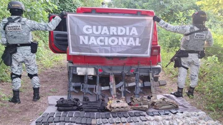 Guardia Nacional asegura arsenal y vehículo en comunidad de Los Mayos, Culiacán