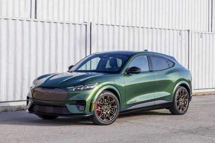 These four electric SUVs provide hot-rod thrills without the need for gas – Winnipeg Free Press