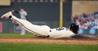 Benintendi's two-HR, four-hit day propels White Sox past Twins