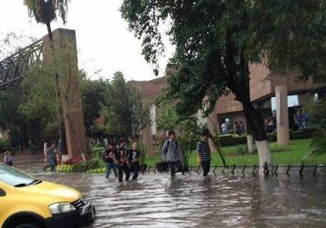 Suspende UANL clases presenciales por lluvias; serán en línea