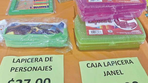 Regreso a clases vacía las carteras